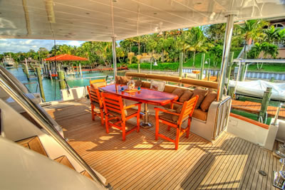 Yacht Acquaviva aft deck dining
