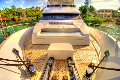 Yacht Acquaviva sunpads on bow