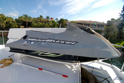 Yacht Acquaviva waverunner