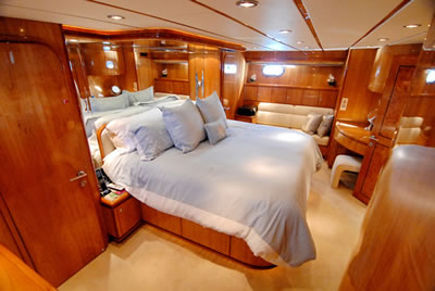 Yacht Acquaviva master stateroom