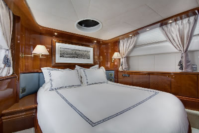 Yacht Antares VIP stateroom