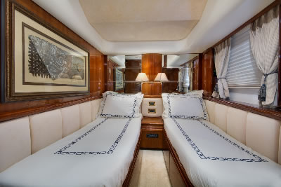 Yacht Antares twin stateroom