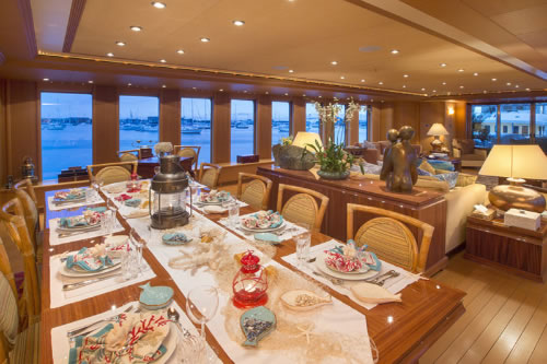 yacht Capricorn dining