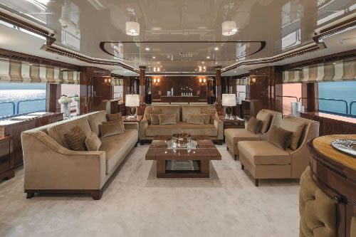 yacht Checkmate salon