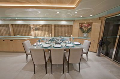Diamond Girl dining