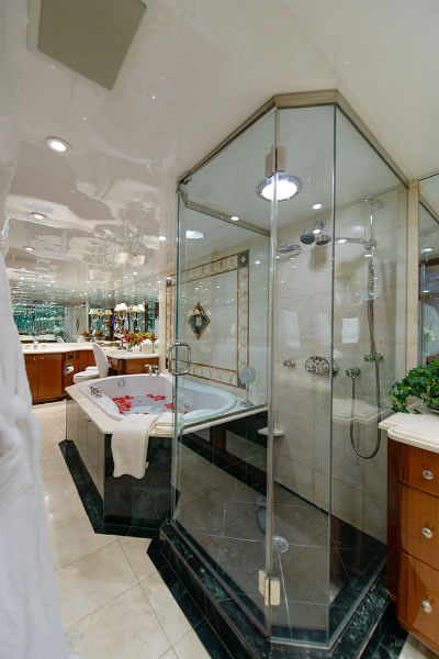 Easy Rider master bathroom
