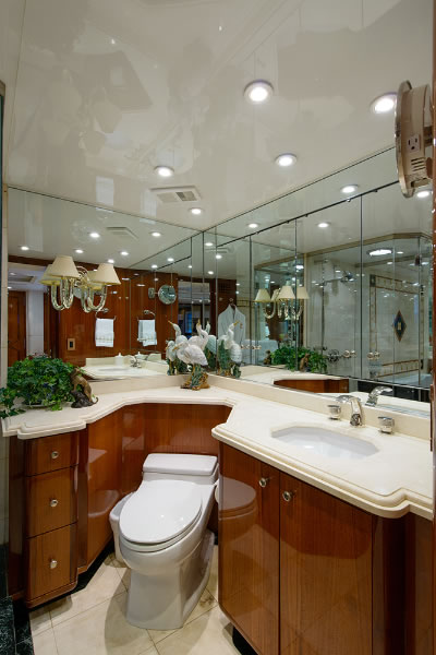 Easy Rider guest bathroom