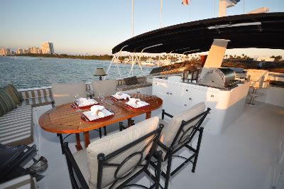 Yacht Golden Girl flybridge
