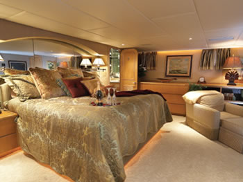 Independence 2 master stateroom