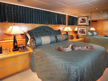 Independence 2 queen stateroom