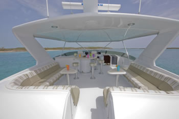 Yacht Temptation flybridge aft