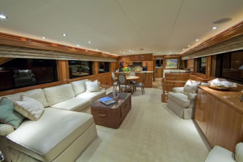 Yacht Temptation salon