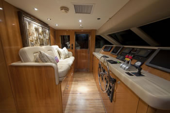 Yacht Temptation wheelhouse