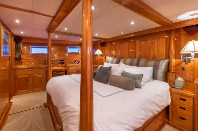 Yacht Tumblehome master stateroom