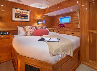 Yacht Tumblehome VIP stateroom 