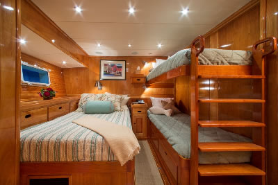 Yacht Tumblehome twin stateroom 