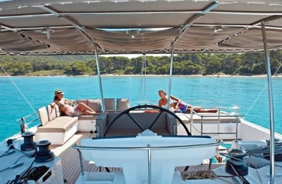 Amura II flybridge