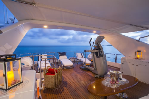 yacht Camarina Royale sundeck