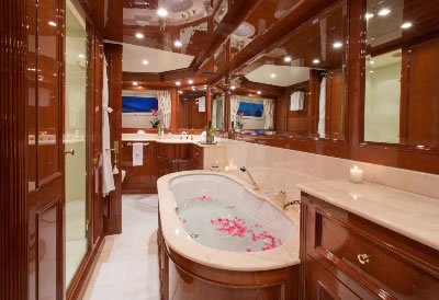 Camarina Royale master bathroom