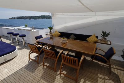 Gladius sundeck dining
