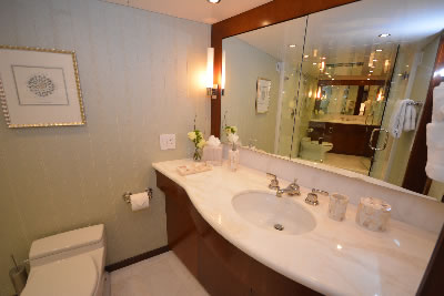 Good Times master bathroom