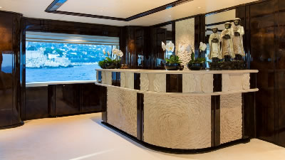 Yacht Illusion V upper salon bar