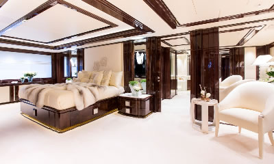 Yacht Illusion V master suite