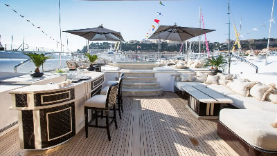 Yacht Illusion V sundeck with bar and jacuzzi