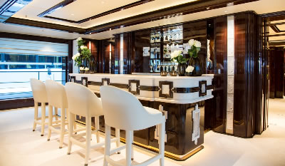 Yacht Illusion V salon bar