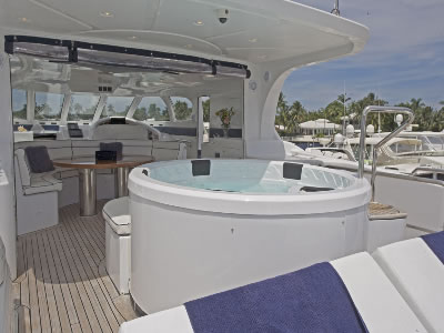 No Rules jacuzzi