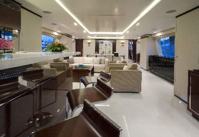 Polly salon with bar